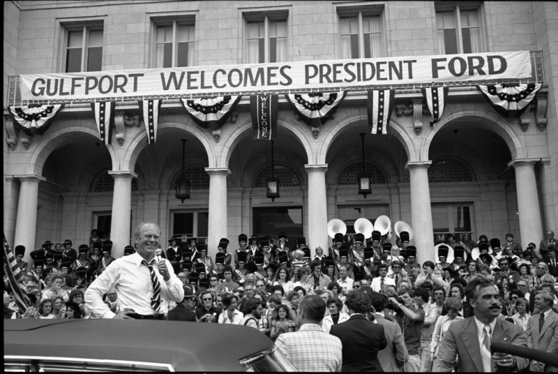 Mississippi, gulfport, building, campaign, group of people, day, arch, Gerald Ford, large group of people, United States, people, 1976, adults only, ceremony