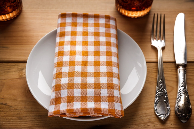 eat, snack, spoon, quaint, plate, rustic, gedeckter table, crockery, 2K, wood - Material, dining room, kitchen utensil, inn, setting, round, food and drink