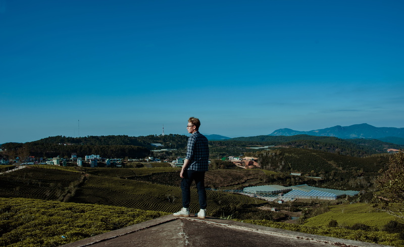 beauty in nature, eyewear, gingham, blue, architecture, young men, leisure activity, countryside, 4K, wearing, copy space, full length, shirt, lifestyles
