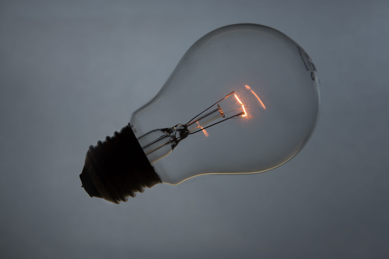 strom, single object, digital composite, 4K, electricity, photography, lamp, cable, glow, illuminated, colored background, power supply, thomas edison