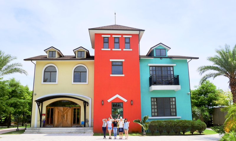hostel, sky, nature, tree, outdoors, taiwan, street, besties, plant, sunlight, hualien county, row house, travel, trip, colorful, day, sign, architecture