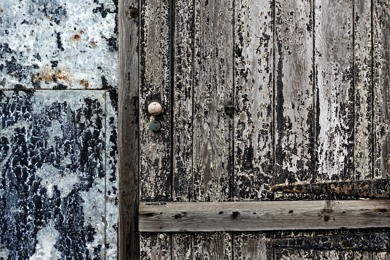 textured, rusty, day, nail, wall - building feature, rustic, outdoors, built structure, pattern, old, deterioration, bad condition, peeling, door, metal