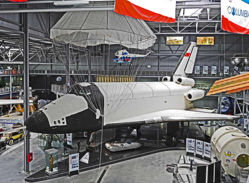 day, flying, no people, 4K, airplane, white, museum of technology, mode of transportation, black, room, architecture, machinery, rocket propulsion, indoors