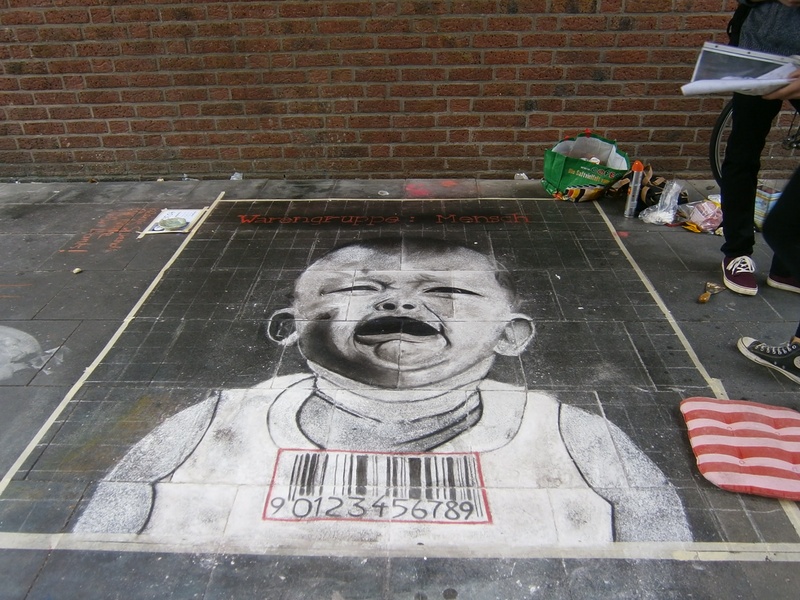 day, footpath, person, building exterior, cry for help, 1080P, female likeness, road, street painting, art and craft, statue, goods group man, street