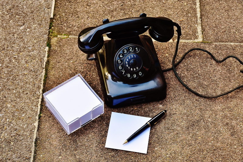 beside, list, stickies, connection, communication, black, desk, rotary, telephone, old-fashioned, pen, listeners, number, day, close-up, generations, Phone