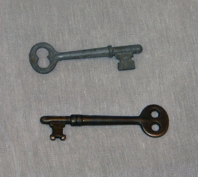 rusty, antique, backgrounds, unlock, close-up, skeleton, hand tool, Old, Metal, lock, Keys, key, single object, 1080P, tool, vintage, old-fashioned, high angle view