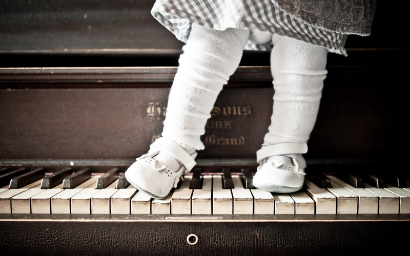 piano Key, body part, innocence, musical equipment, white, leisure activity, entertainment, arts And Entertainment, learning, performer, human foot, standing