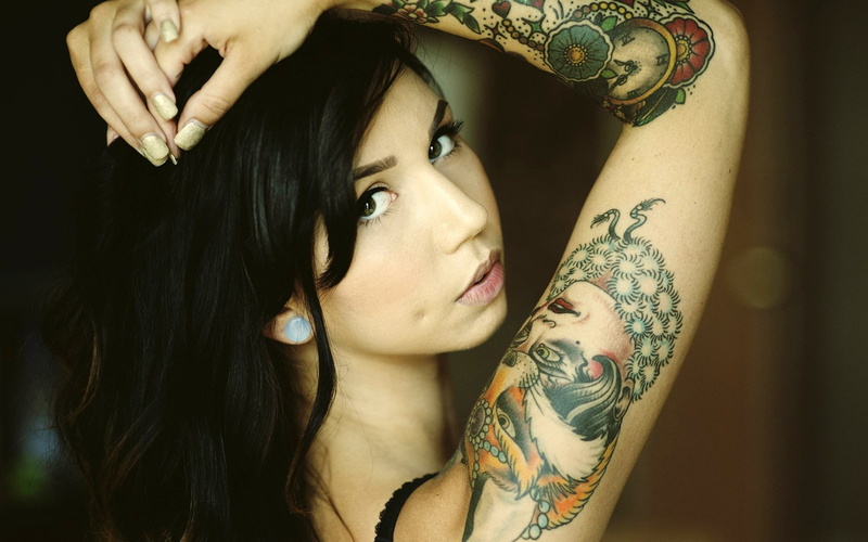 women, face, long hair, bare shoulders, piercing, long nails, 1080P, tattoo, hands on head, brunette, model, looking at viewer
