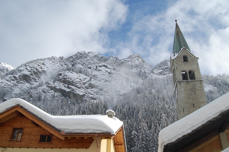 cloud - sky, nature, building exterior, outdoors, spire, belief, no people, religion, place of worship, 2K, snow, val auction, gressoney, snowcapped mountain