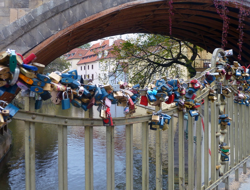 padlock, real people, women, locks, architecture, day, nature, city, group of people, adult, safety, building exterior, protection, love, security, umbrella
