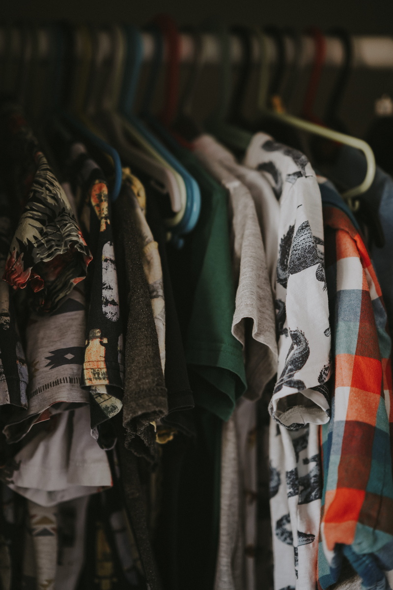 hanging, retail, shopping, closet, tee, tshirt, boys clothe, garment, 8K, clothes rail, business, fashion, lot, order, variation, large group of objects