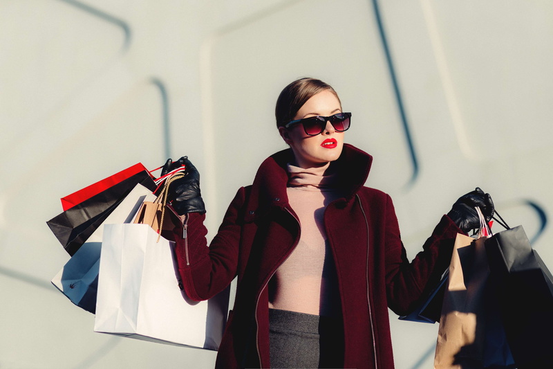 adult, elegant, shopping bag, shopping bags, lifestyles, woman, consumerism, outdoors, girl, eyewear, store, young, 4K, paper bags, wear, women, beautiful woman