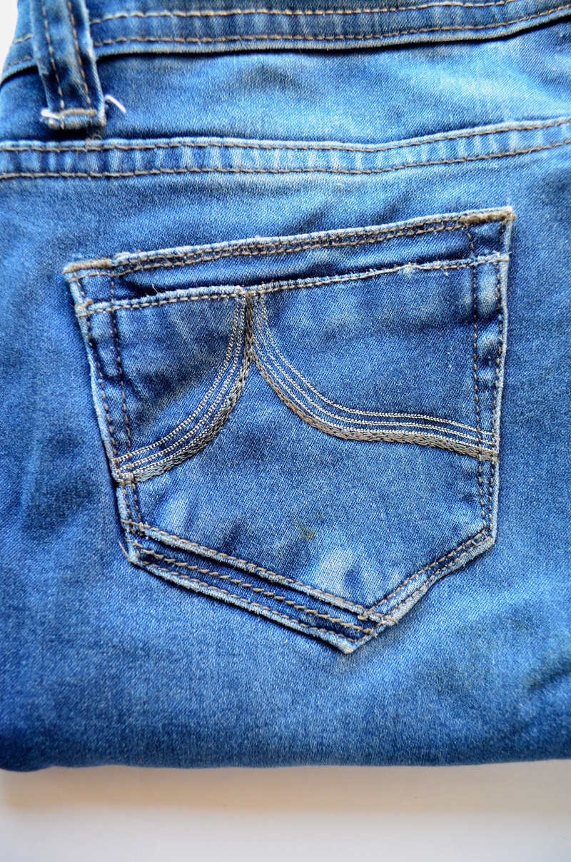 cloth, apparel, indoors, textile, casual, single object, fashion, no people, cotton, pants, pattern, textured, pocket, jeans, rear view, full frame, washed