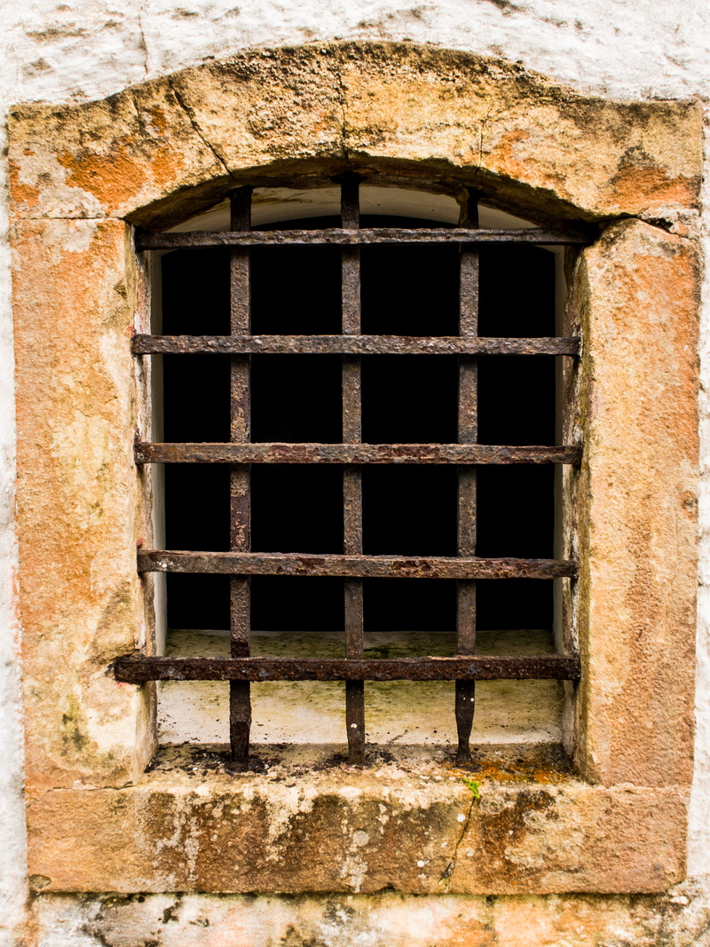 building exterior, weathered, 4K, old, stone wall, wall - building feature, built structure, brazil, outdoors, metal grate, fortaleza de nossa senhora dos prazeres de paranaguá