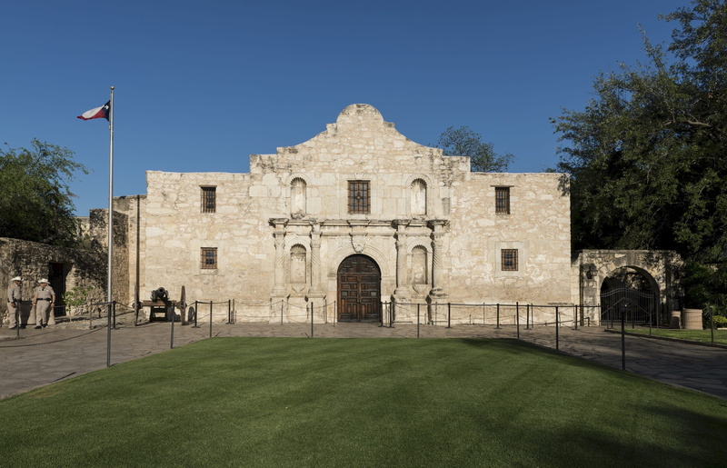 facade, day, texan, clear sky, battle, incidental people, the past, built structure, travel, famous, history, nature, outdoors, sky, plant, travel destinations