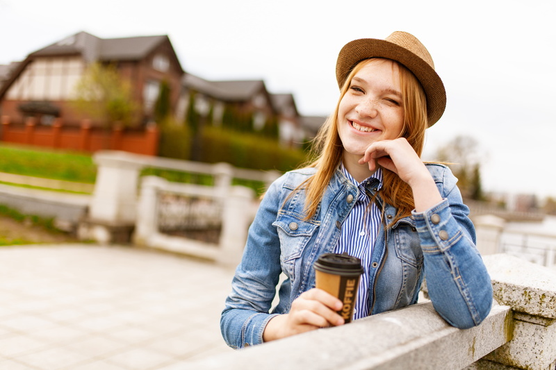hat, style, fashion, pretty, pose, hair, sunny, freckles, beauty, female, smiling, cute, hand, 5K, food and drink, leaning, picture, outdoors, girl, portrait