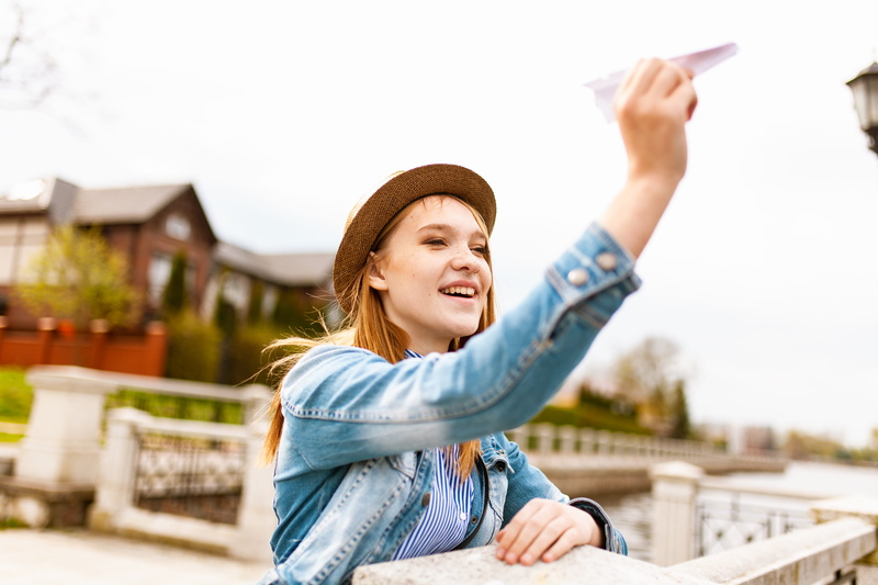 adolescent, girl, architecture, smile, clothing, hands, style, plane, enjoyment, summer, women, lady, positive emotion, casual clothing, lifestyle, beauty