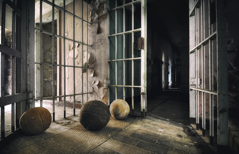 abandoned, sport, empty, decline, bad condition, architecture, run-down, old, balls, sports equipment, window, indoors, building, glass - material, damaged