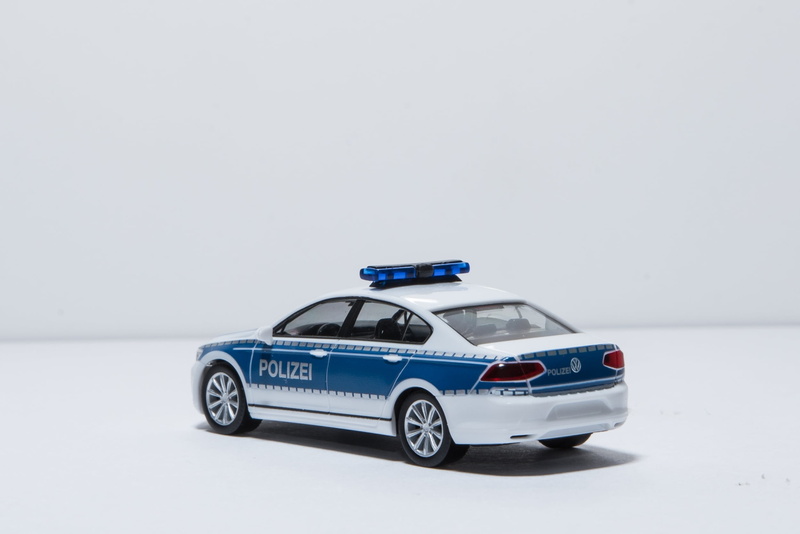 safety, victims, did, crime scene, handcuffs, indoors, cop, offence, discovery, blue light, fingerprints, control, suspected case, authority, transportation
