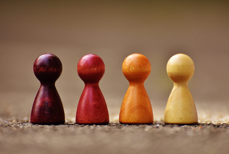 battle, selective focus, chess pieces, four objects, still life, colorful, wood - material, no people, man, close-up, strategy, chess, gray, pawn, order