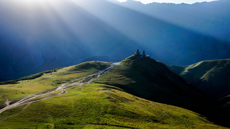 sun, Dawn, ray, Georgia, mountain, Religion, photo, Landscape, Sunrise, Gergeti, Sunlight, sun ray, grass field, Caucasus Mountains, grass, field, Morning
