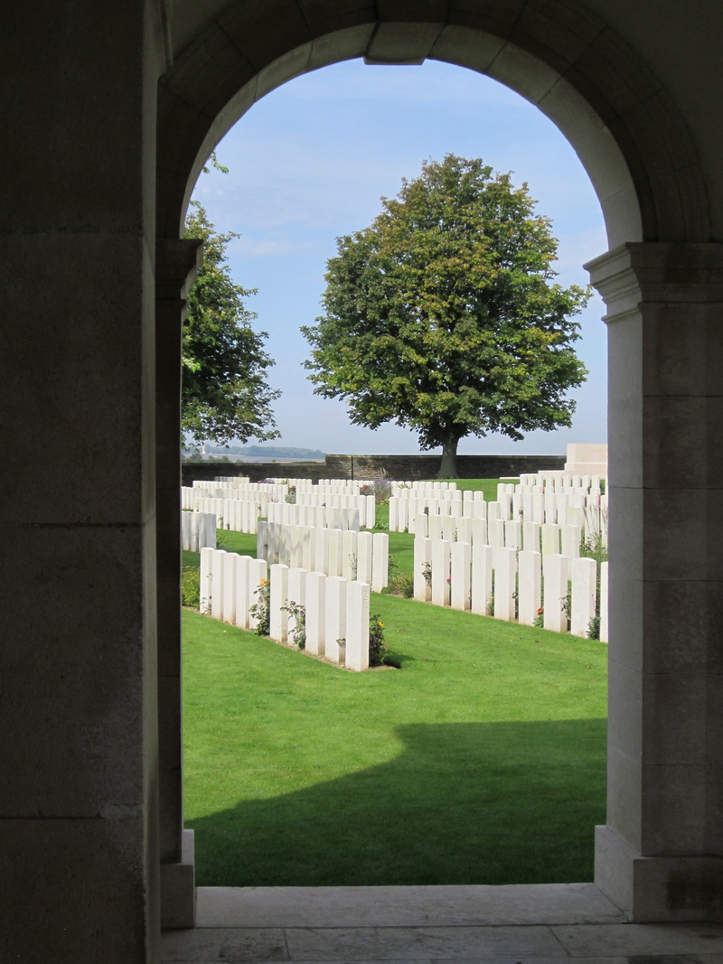 in a row, architecture, day, the past, neuville-st -vaast, Graves, soldiers, arch, Canadian, graveyard, memorial, building exterior, ww1, Cemetery, tree