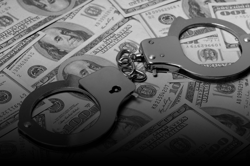 smuggling, money, 5K, police handcuffs