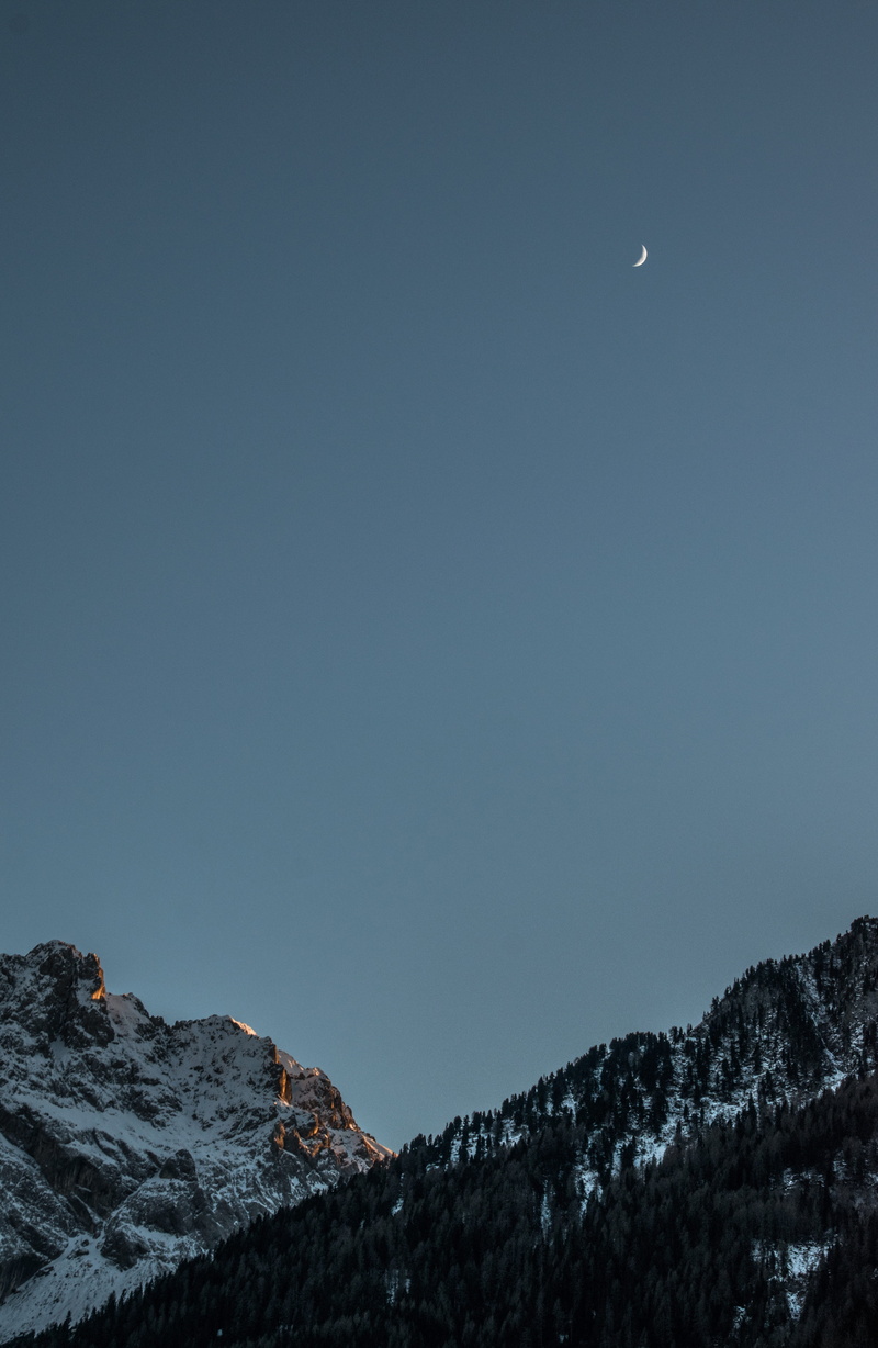 non-urban scene, tranquility, astronomy, cold temperature, beauty in nature, tranquil scene, trentino, outdoors, snowcapped mountain, mountain peak, mountain range