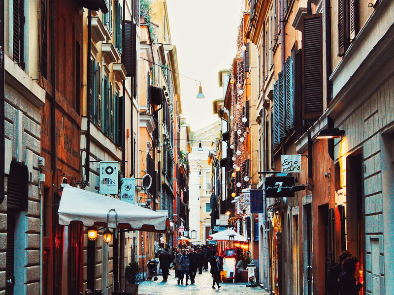 daytime, real people, capital, building, outdoors, italy, city life, 4K, lifestyles, roma capitale, diminishing perspective, holiday, men, residential district