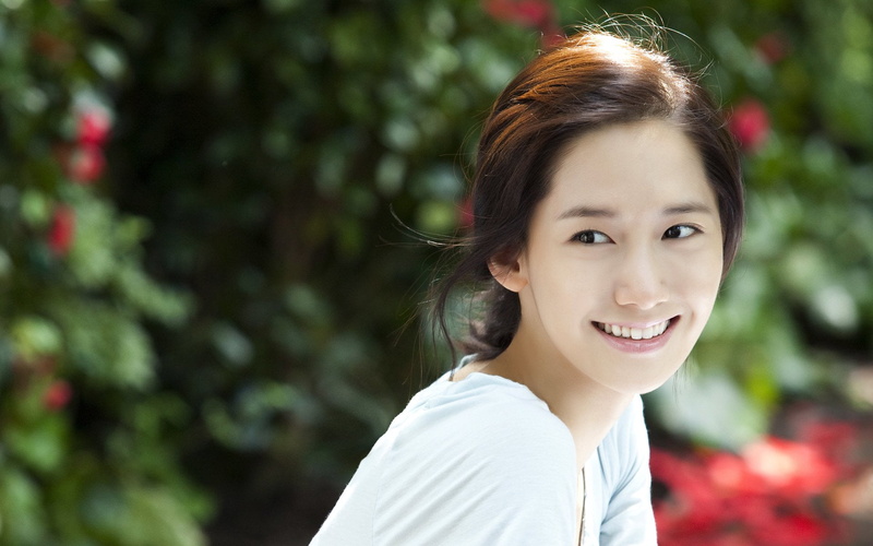 outdoors, happiness, headshot, contemplation, women, casual clothing, adult, Singers, looking at camera, beauty, one person, hair, Yoona Innisfree, day
