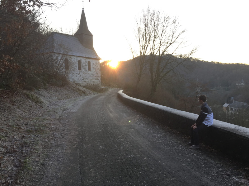 plant, full length, real people, males, building exterior, sitting, rue sainte-marguerite 2/4, tree, direction, one person, leisure activity, 2K, la roche-en-ardenne