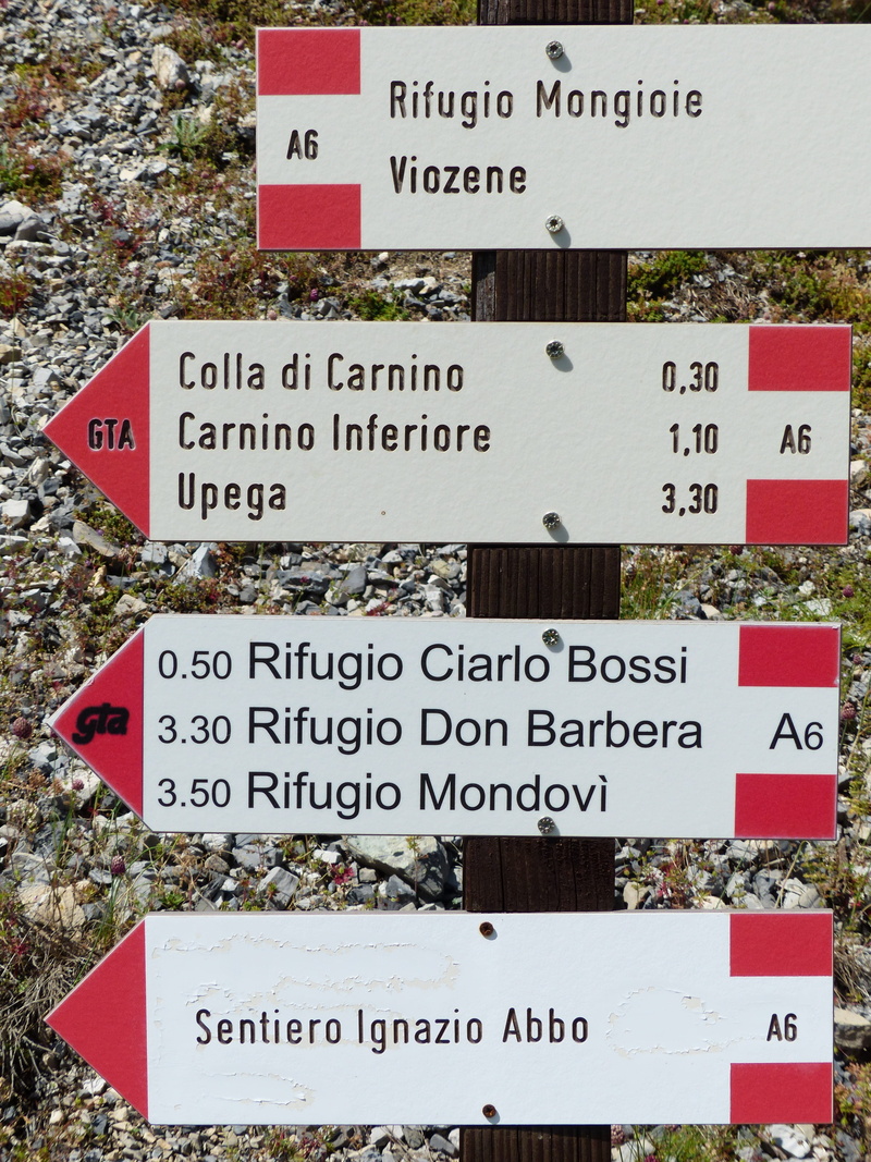 hiking trails, marking, western script, multi colored, note, Signposts, wood - material, gta, sign, paper, script, information sign, communication, variation