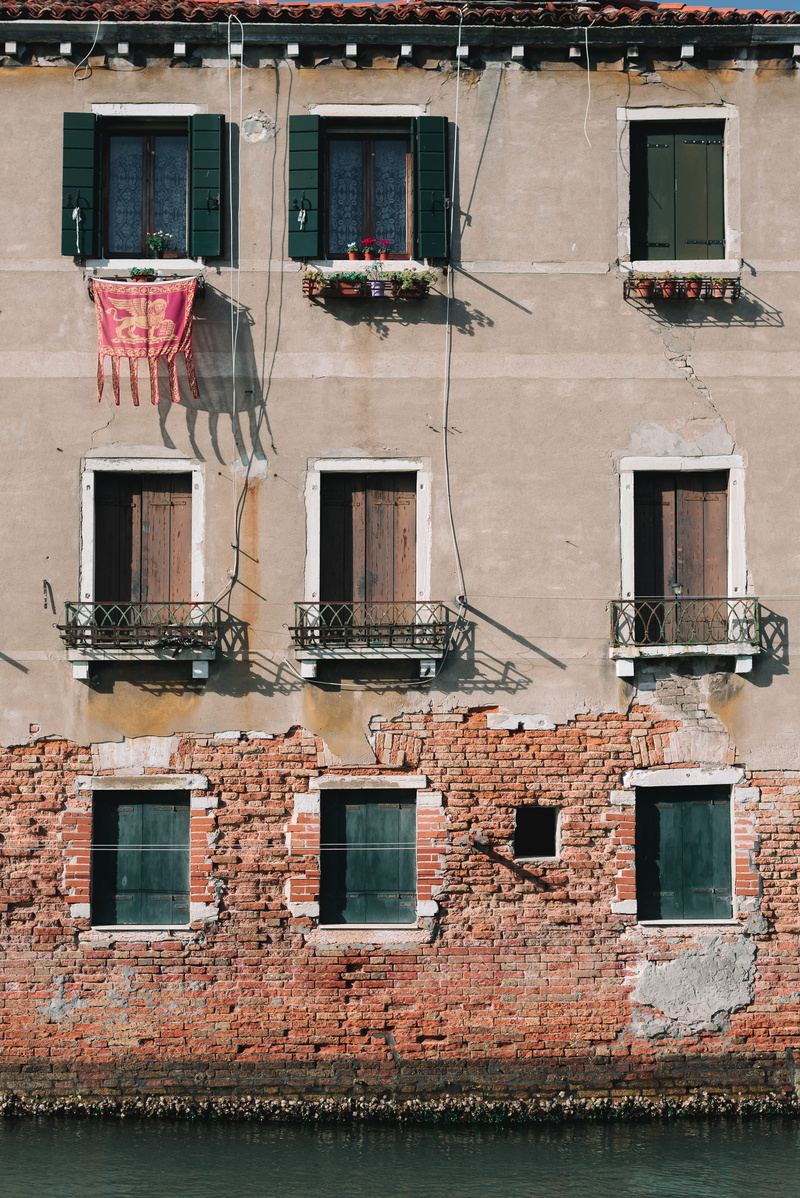 urban Scene, mediterranean Culture, italy, no People, brown, famous Place, window, 5K, house, wall - Building Feature, mediterranean Countries, shutter