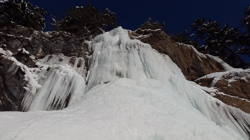 ice climbing, zipfel bach, rock - object, behind stone, 4K, scenics - nature, outdoors, no people, non-urban scene, frozen, cold temperature, beauty in nature