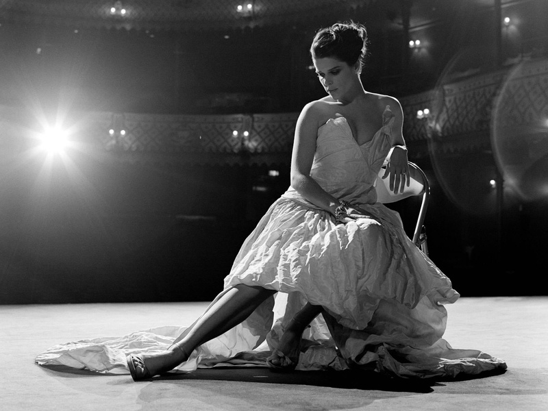 young adult, adult, women, strapless, stage - performance space, lens flare, portrait, shoe, night, american, clothing, Neve Campbell, arts culture and entertainment