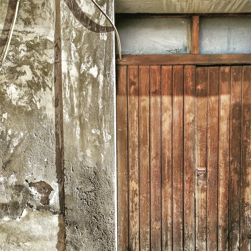 window, apparel, pattern, gown, door, architecture, avezzano, 2K, wood - material, day, full frame, curtain, brown, porta, deterioration, sliding door