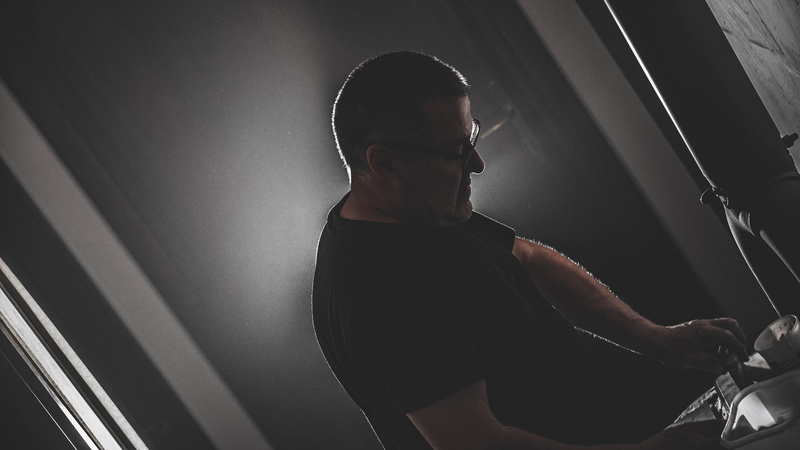 real people, worck, gesso, looking, three quarter length, lavoro, gym, italy, strength, fatica, music, body conscious, determination, 5K, nebbia, muscular build