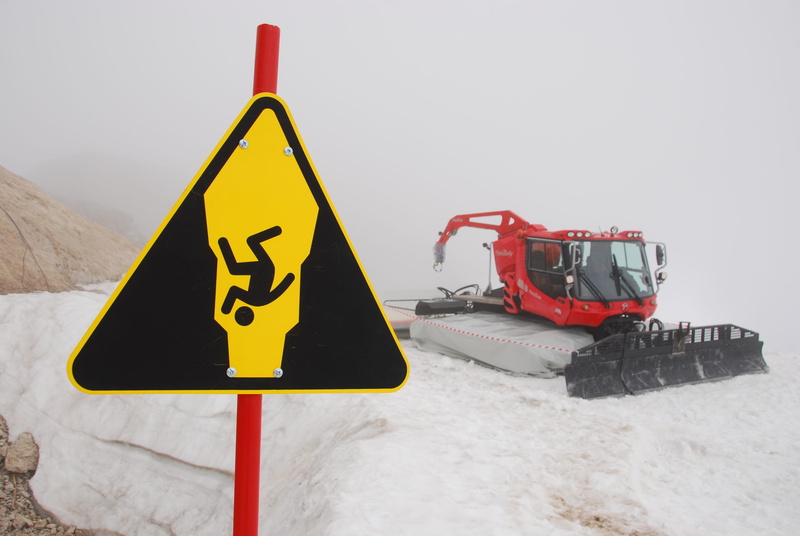 snow, mountain, communication, no people, construction site, road, winter, danger, nature, land vehicle, sign, snow cat, 4K, day, crevasse, transportation
