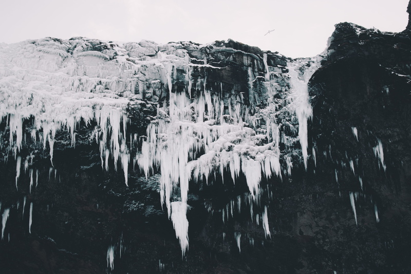 white, photo, reykjavik, frozen, 5K, outdoors, rock, stalagmites, minimalism, frost, winter, glacier, faded, arctic, dark, snow, ice, water, black and white