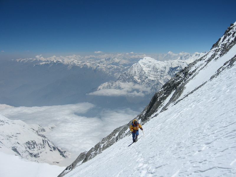 journey, sky, lifestyles, white, skiing, activity, non-urban scene, scenics, winter sport, snowcapped mountain, leisure activity, blue, real people, outdoors