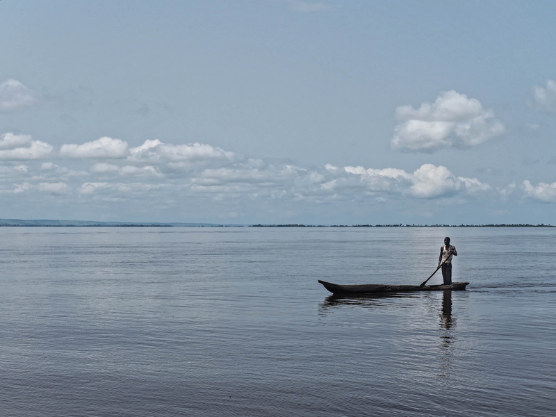 tranquility, waterfront, beauty in nature, outrigger, one person, sea, horizon over water, occupation, men, dinghy, canoa, pescador, 4K, outdoors, canoe
