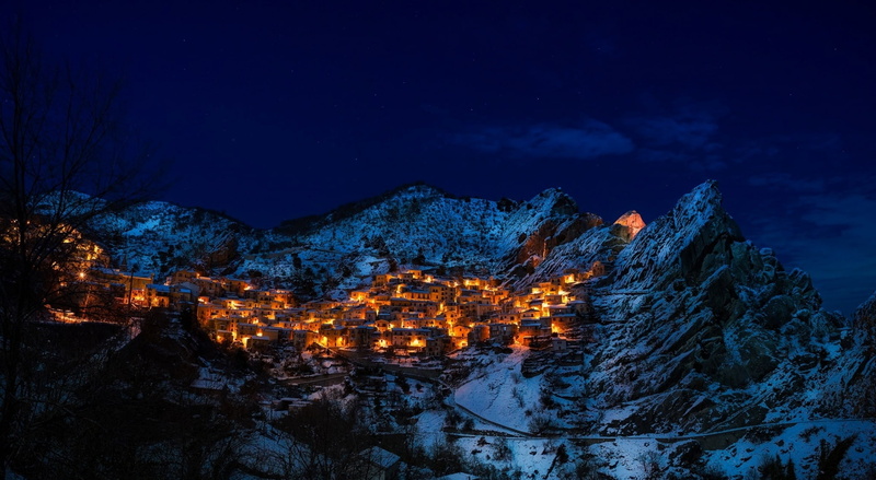 Lights, illuminated, brown, built structure, dark, Mountains, mountain range, Beautiful, Village, formations, landmarks, rock, panorama, castelmezzano