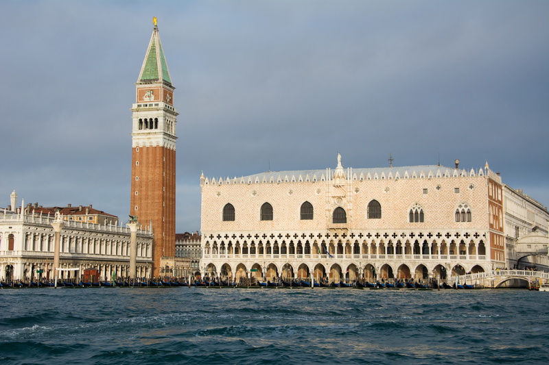 doges palace, travel destinations, building exterior, big, building, 5K, history, nature, built structure, steeple, architecture, waterfront, ben, tourism