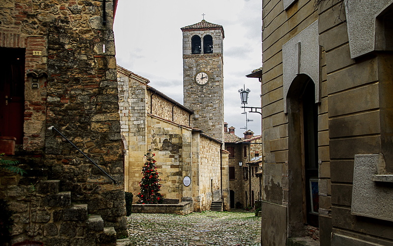 the walled city, day, campanile, religion, 4K, stone wall, arch, colli piacentini, church, romanesque style, history, building exterior, architecture