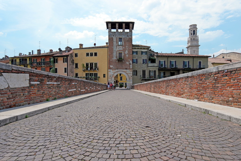 campanile, tourism, the past, outdoors, building, direction, sky, paving stone, town, incidental people, verona, day, street, travel destinations, the way forward
