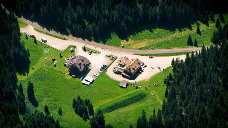 tranquility, outdoors, day, green color, environment, no people, nature, valley, beauty in nature, plant, architecture, trentino alto adige, tree, landscape