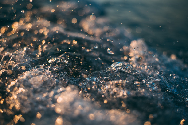 drops, beauty in nature, water, wet, yellow, mare, drop, outdoors, no people, mondragone, italy, selective focus, sun, surface level, waves, land, splashing