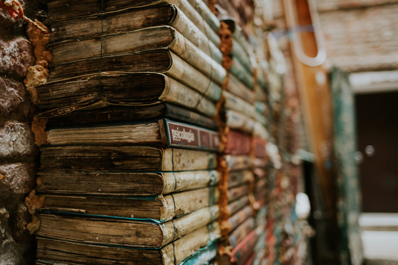 dirty, magic, bookshelf, pages, retro, film, old-fashioned, story, hardcover Book, libreria acqua altum, shelf, education, reading, acqua altum, bookstore