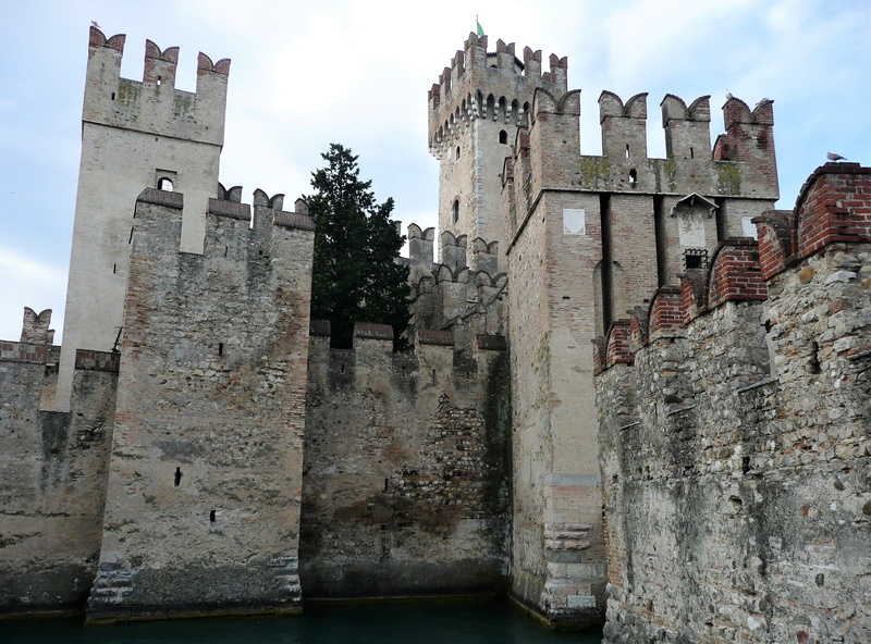 ruined, history, palazzo, rocca, castle, background, stone wall, middle ages, nature, travel, blackbirds, wall, lombardy, 2K, building exterior