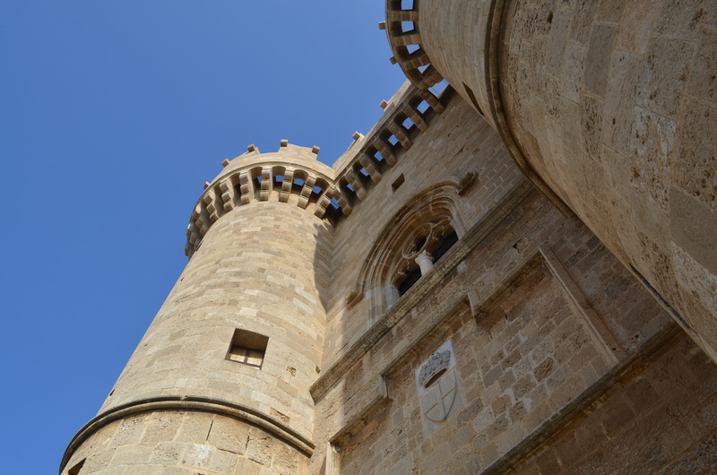 religion, low angle view, great teacher, fortification, tourism, no people, the past, travel, building exterior, building, architecture, sky, walls, 1400